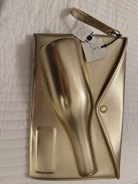 8 Oak Lane Metallic Gold Wristlet Champagne Clutch